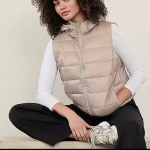 NWT Athleta Aire Puffer Vest